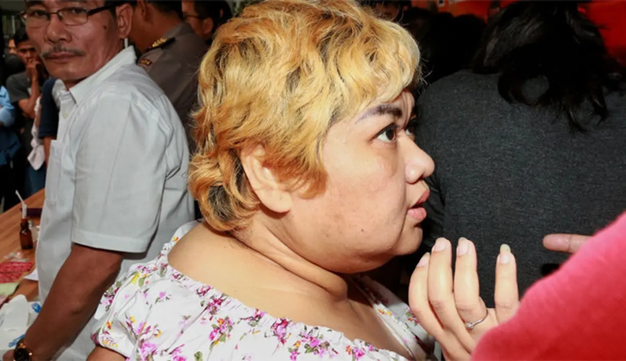 Pretty Asmara ditangkap oleh Satuan Narkoba Polda Metro Jaya di Hotel Juli 2017. Dalam penangkapan, Pretty bersama dengan teman-temannya sesama artis. Meski dinyatakan negatif, Pretty sebagai tersangka diduga mengedarkan narkoba.(Adrian Putra/Bintang.com)