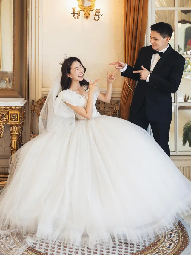 Gelar Pernikahan di Bali, Ini 8 Potret Prewedding Sunny Dahye dan Chris