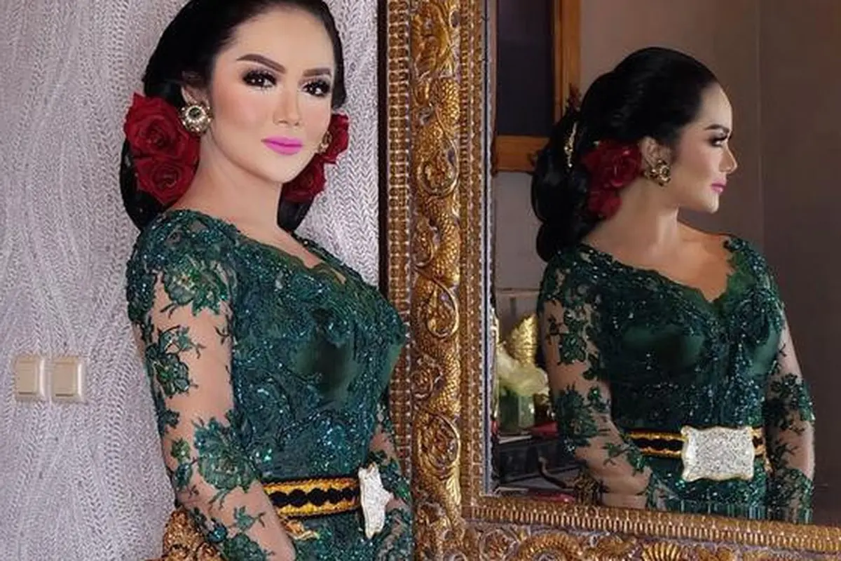 [Bintang] Krisdayanti Kutuk Bom Surabaya