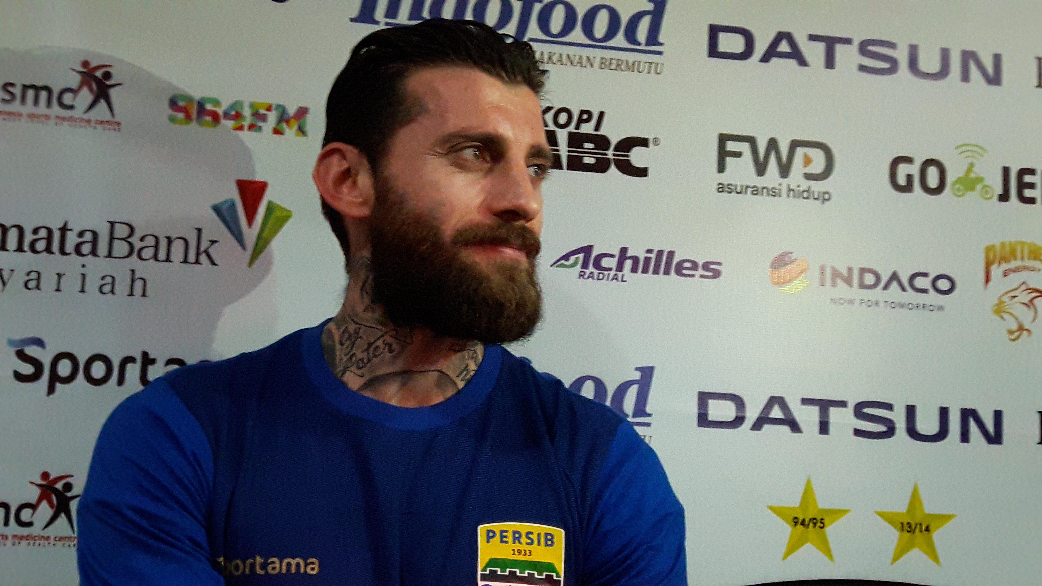 Bojan Malisic menjadi kekuatan Persib Bandung musim 2018. (Bola.com/Muhammad Ginanjar)