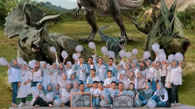 Foto Buku Tahunan Sekolah di Tempat Kece, Hasil Potretnya Malah Bikin Geleng Kepala
