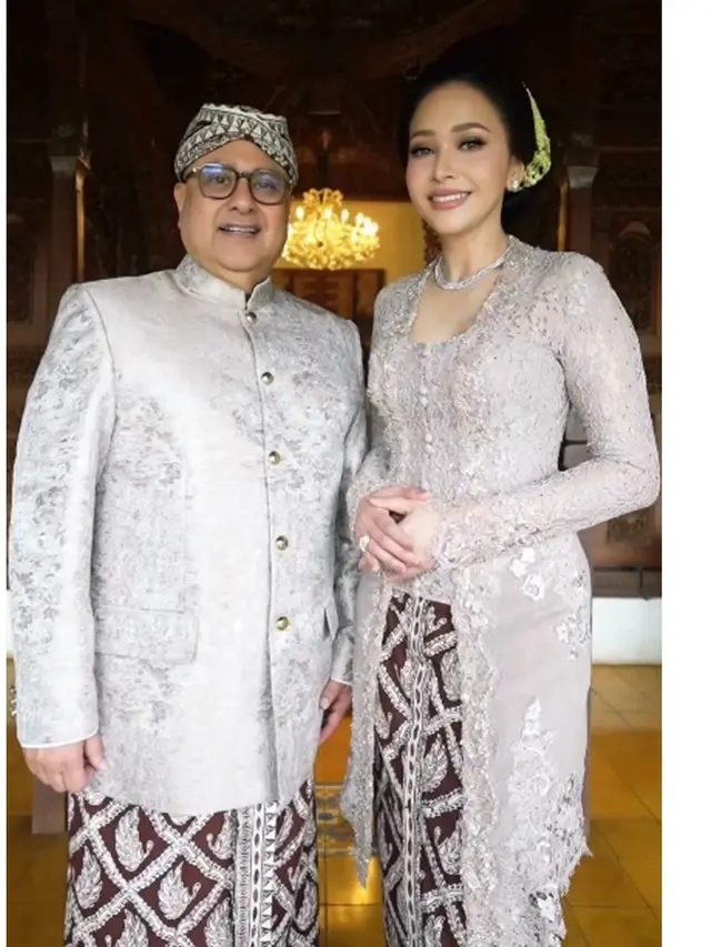 6 Potret Kebaya Maia Estianty di 7 Bulanan Alyssa Daguise, Modern Klasik Memukau
