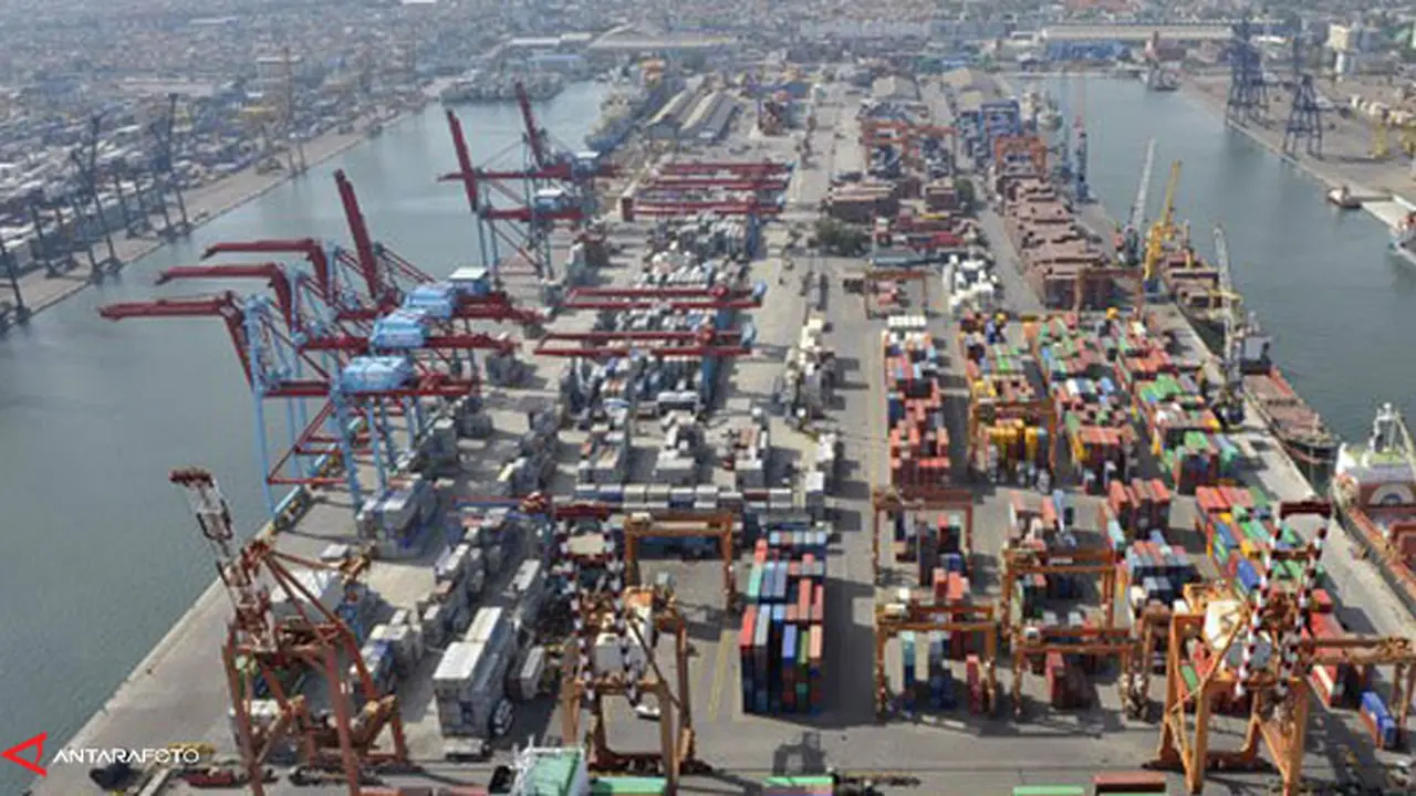 sby-tak-puas-new-tanjung-priok-130322b.j