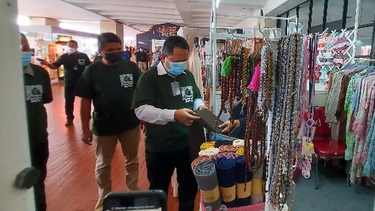 UMKM jualan di bandara.