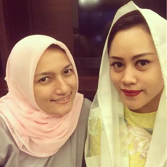 Putuskan Berhijab, Ini 6 Potret Terkini Sarah Amalia Mantan Istri Ariel NOAH