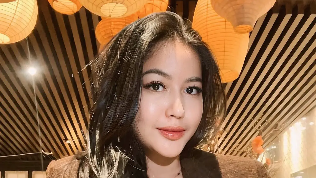 6 Potret Eriska Nakesya Umumkan Pisah dari Young Lex Setelah Isu Perselingkuhan