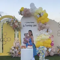 Tampilan Kamari Putri Jennifer Coppen dan Mendiang Papar Dali ulang tahun pertama. [@jennifercoppenreal20]