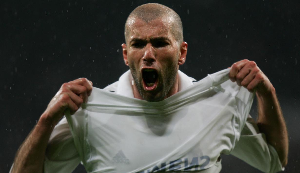 Zinedine Zidane (77,5 juta euro)- Zidane memulai ikatannya dengan Real Madrid sebagai pemain pada bulan Juli 2001. Pemain terbaik dunia ini dibeli Real Madrir dari Juventus seharga 77,5 juta euro. (AFP/Philippe Desmazes)