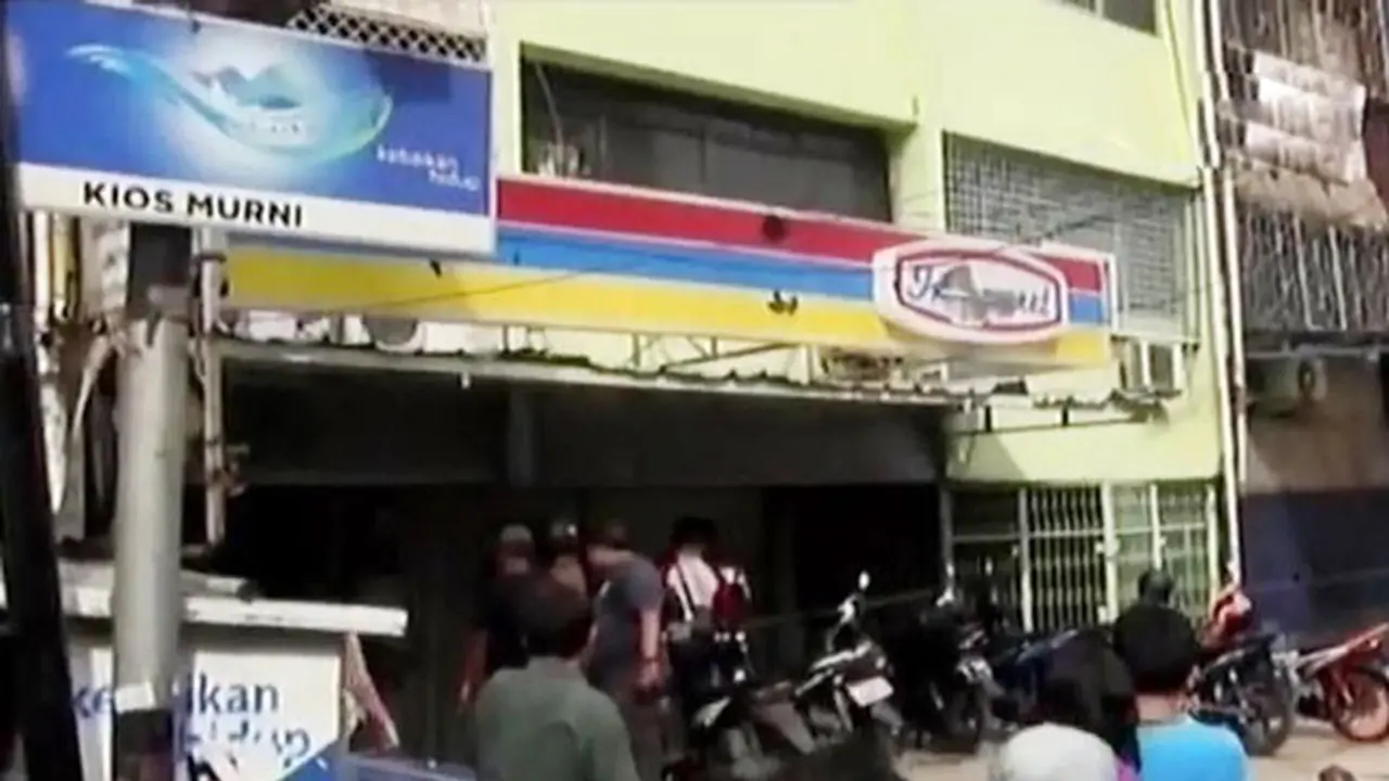 Penjarahan di Luar Batang