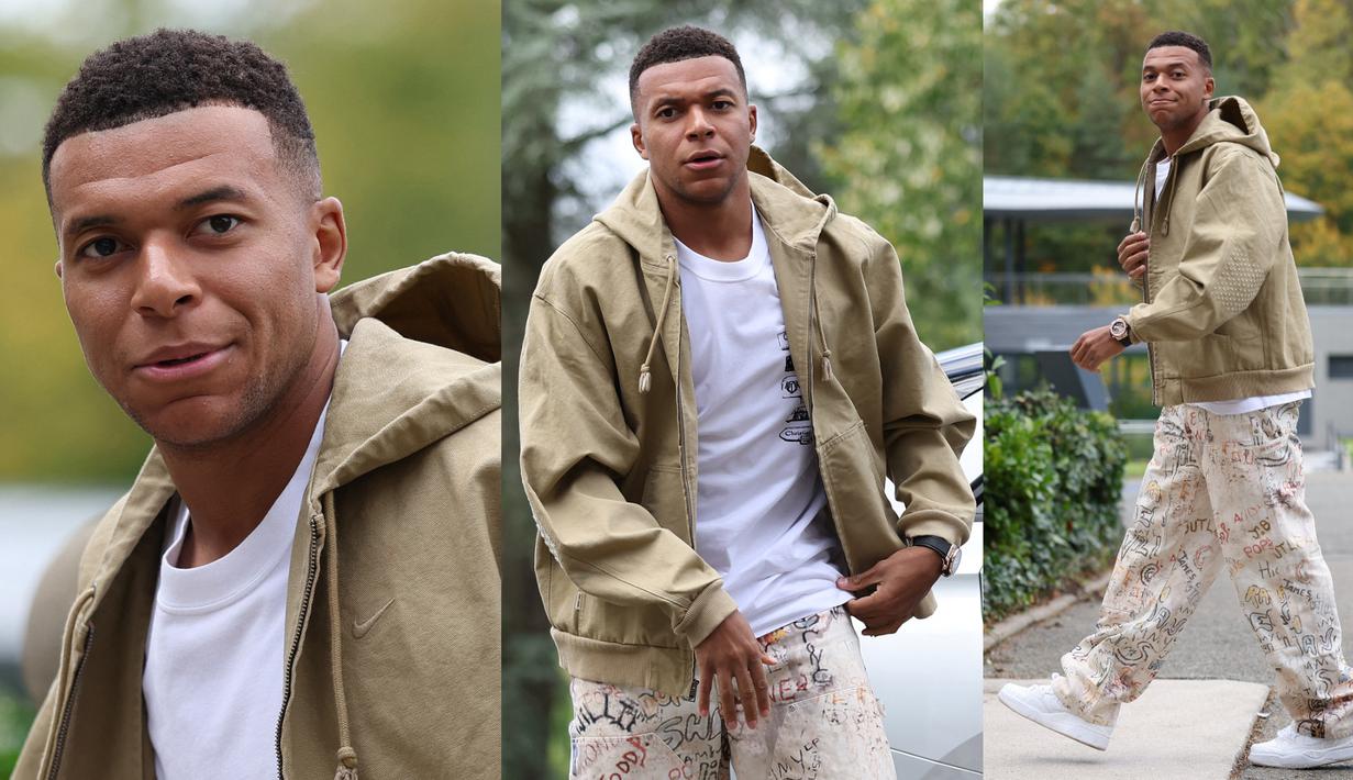 Pemain Prancis, Kylian Mbappe saat datang untuk pemusatan latihan menjelang laga Grup D Kualifikasi Piala Dunia 2026 zona Eropa melawan Azerbaijan dan Islandia di Clairefontaine-en-Yvelines, Prancis, Minggu (06/10/2025). (AFP/Franck Fife)