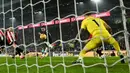 Pemain Liverpool, Darwin Nunez mencetak gol kemenangan ke gawang Brentford dalam laga lanjutan Liga Inggris 2024/2025 di Gtech Community Stadium, London, Inggris, Minggu (19/01/2025) WIB. (AFP/Justin Tallis)
