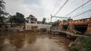 Pembangunan pintu air Manggarai tersebut terus dikebut seiring seiring tibanya musim hujan. Foto diambil Kamis (13/11/2014). (Liputan6.com/Faizal Fanani)