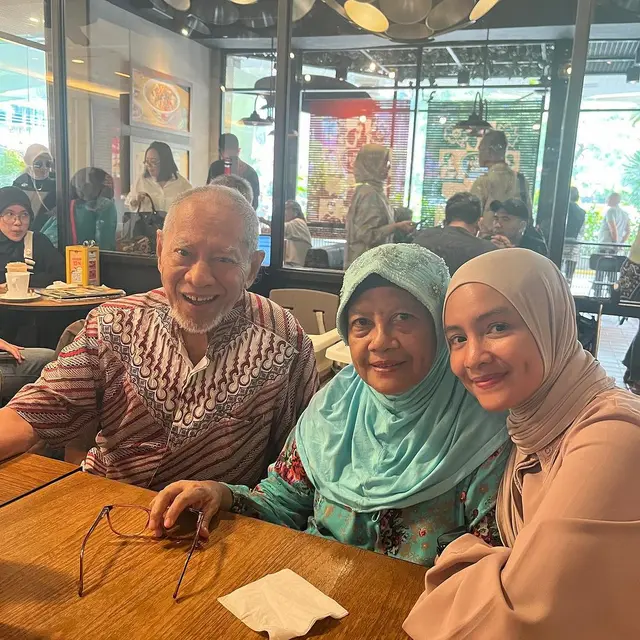 Potret perayaan ulang tahun ke-66 ibu Intan Nuraini (Sumber: Instagram/@intan_nuraini23)