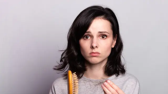 Cara Memilih Produk Perawatan Rambut yang Tepat untuk Rambut Rontok, Apa Saja yang Harus Dipertimbangkan?