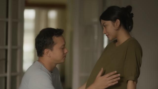 Nicholas Saputra dan Ariel Tatum di Film Sayap Sayap Patah