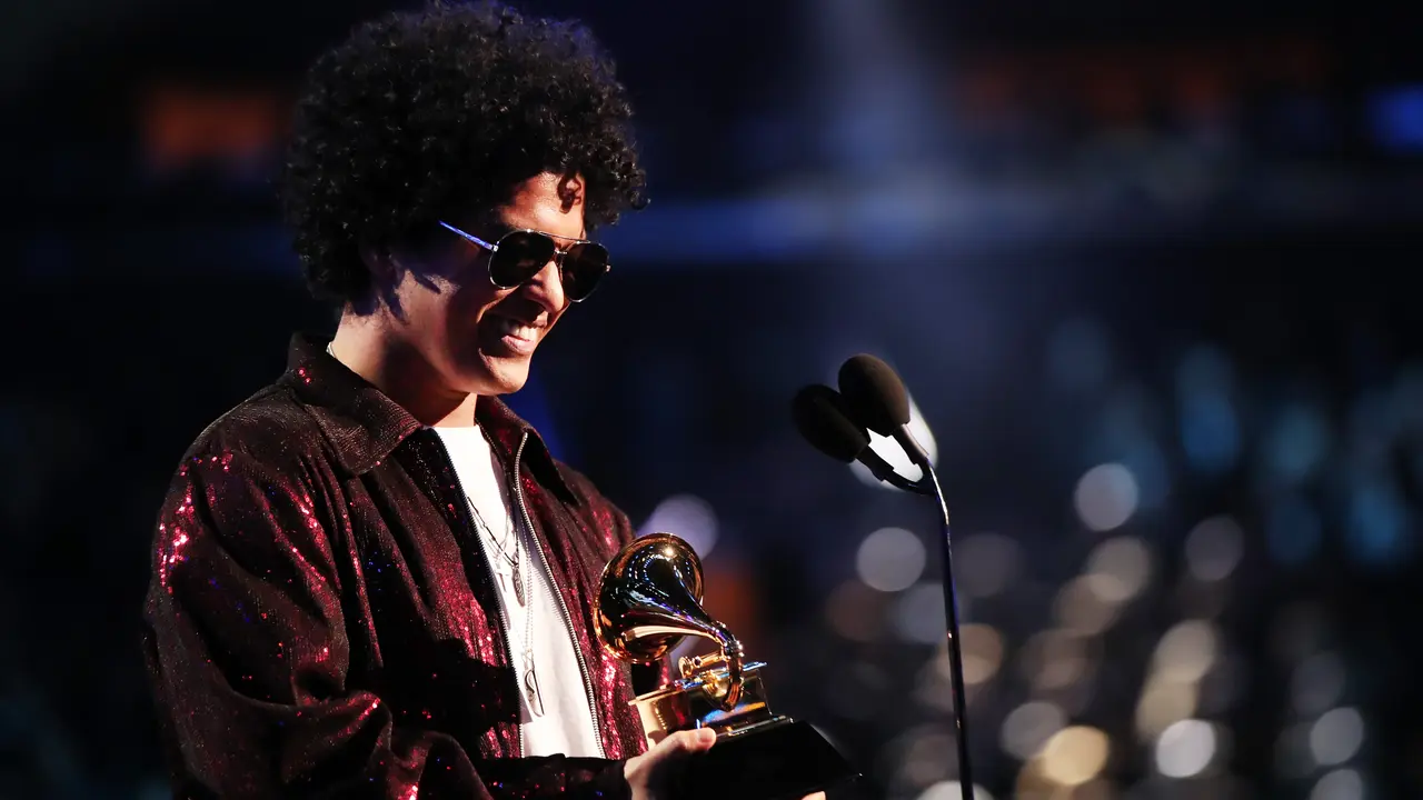 [Bintang] Ungkapan Bahagia Bruno Mars Menang di Grammy Awards 2018