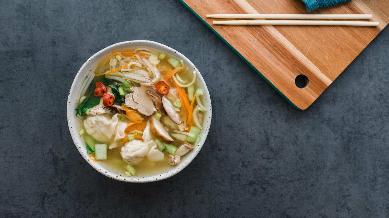 4 Inspirasi Menu Makan Siang Sehat yang Mudah Dibuat dan Penuh Gizi untuk Aktivitas Padat (Foto: Freepik/wirestock)