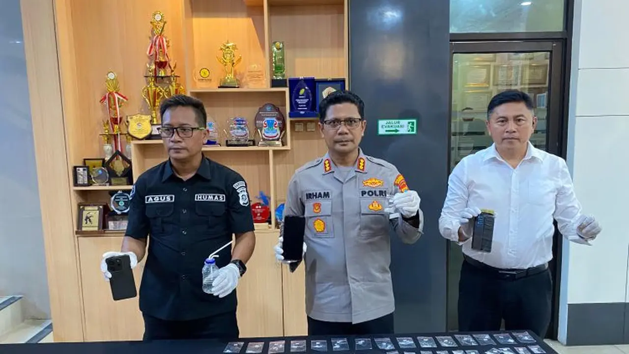 Polisi ungkap penemuan puluhan paket sabu di Manado