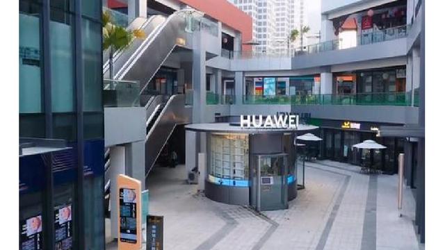 Toko dengan penjaga robot