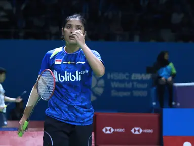 Tunggal putri Indonesia, Gregoria Mariska Tunjung saat melawan pebulu tangkis Thailand, Ratchanok Intanon pada 16 besar Indonesia Open 2018 di Istora GBK, Jakarta, Kamis (5/7). Gregoria kalah 21-11, 17-21, 21-14. (Liputan6.com/Helmi Fithriansyah)