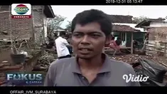 Cuaca buruk yang terus melanda wilayah Banyuwangi. Angin kencang yang menerjang membuat empat rumah warga rusak berat dan melukai seorang warga akibat tertimpa reruntuhan rumah.