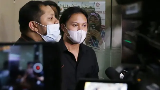 Momen 4 Artis Penuhi Panggilan Polisi Terkait Kasus Doni Salaman