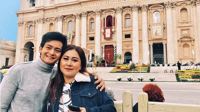 Potret Kebersamaan Randy Martin dan Ibunda. (Sumber: Instagram/randymartinnn)