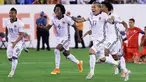Para pemain Kolombia merayakan keberhasilan menaklukan Peru pada perempat final Copa America Centenario di Stadion Metlife, AS, Jumat (17/6/2016) atau Sabtu WIB. Kolombia menang melalui adu penalti. (AFP/Al Bello)