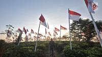 Pemandangan ribuan bendera Merah Putih berkibar di perkebunan teh Kemuning, Desa Girimulyo, Karanganyar, Jawa Tengah, Sabtu (25/8). 1.970 bendera Merah Putih dikibarkan masyarakat setempat menyemarakkan HUT ke-73 RI. (Merdeka.com/Iqbal S. Nugroho)