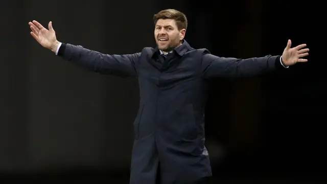 FOTO: Steven Gerrard Legenda Liverpool yang Bersinar Bersama Glasgow Rangers