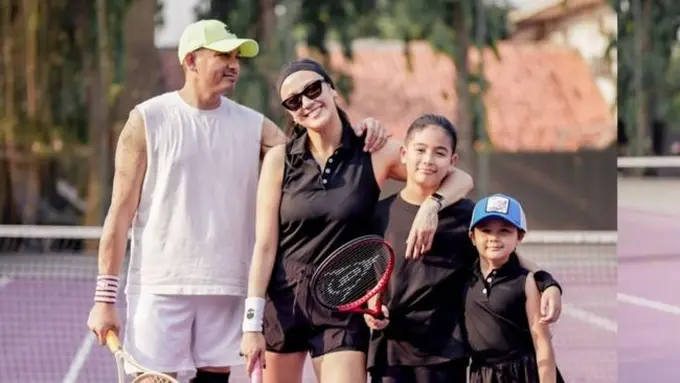 Potret Cantik Sea Anak Ryan Delon dan Sharena (credit: instagram/mrssharena)