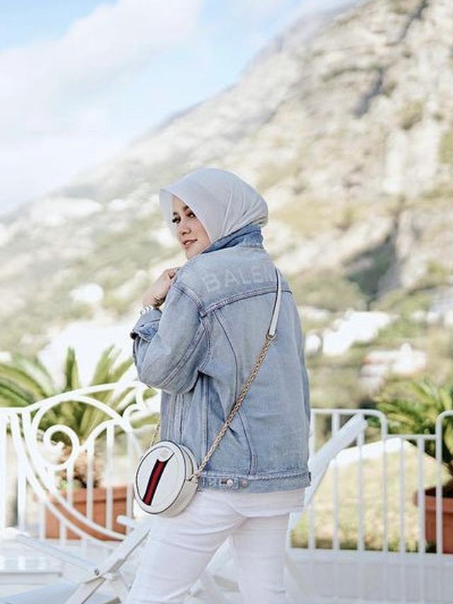 Padu Padan Jaket Jeans untuk Hijabers