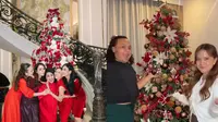 Deretan Kemeriahan Pohon Natal Artis Indonesia, Dari Gingerbread Man hingga Elegan Klasik
