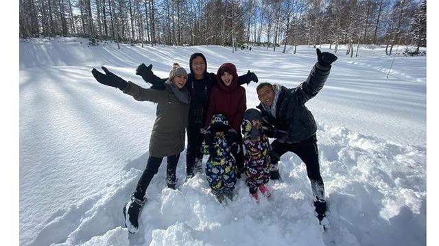 6 Momen Liburan Keluarga Anang Hermansyah di Jepang, Menikmati Musim Dingin