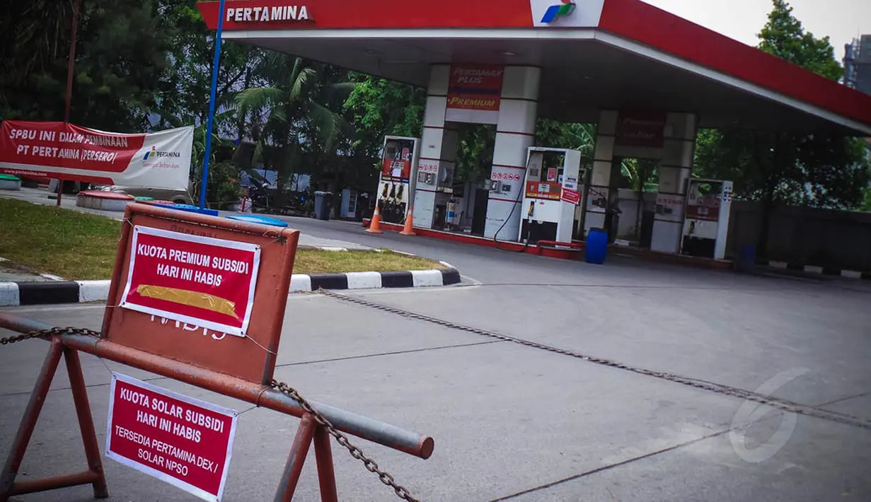 Sejumlah SPBU di Jalan Enggano, Jakarta Utara terlihat sepi tanpa ada aktivitas pengisian bahan bakar premium, (29/8/14). (Liputan6.com/Faizal Fanani)