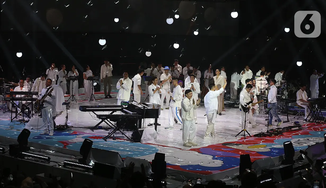 Konser Kahitna “2 Tahun menuju 40 Tahun” berlangsung meriah selama sekitar tiga jam. (Liputan6.com/Helmi Fithriansyah)