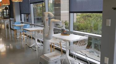 Prototipe robot Alphabet, yang diciptakan tim Everyday Robots di laboratorium X, dan dipekerjakan di kantor Google (Dok. X)