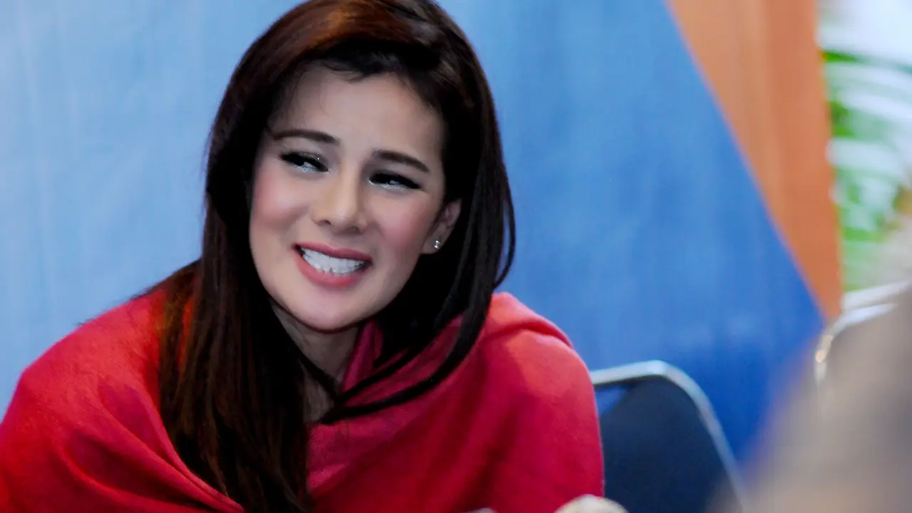 [FOTO] Beginilah Senyum Khas Astrid Tiar