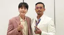 Bukan hanya Rossa, Denny Sumargo juga tak melewatkan momen tersebut untuk berfoto bersama. Ia bahkan menuliskan caption dengan bahasa Korea, "Anyong Haseyoo Kyuhyun" yang diikuti oleh ribuan komentar dari pengikut Instagram-nya. Sebagai candaan, tak sedikit yang menyebut kalau foto tersebut hasil editan. (Liputan6.com/IG/@sumargodenny)