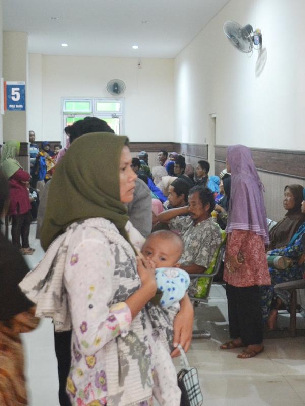 Antrean pasien di RSUD Majenang, Cilacap, Jawa Tengah. (Foto: Liputan6.com/Muhamad Ridlo)