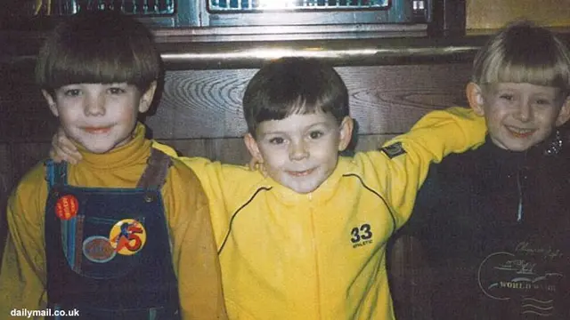 louis-tomlinson-131028b.jpg