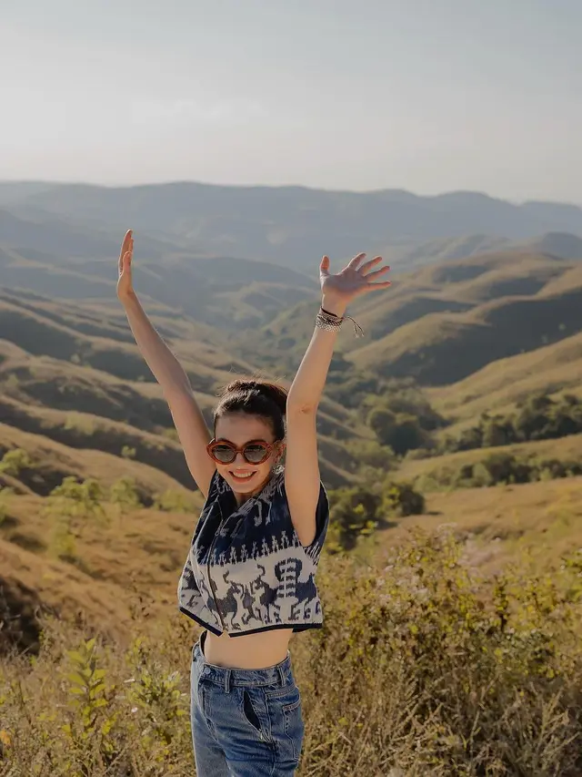 Raline Shah Liburan di Sumba