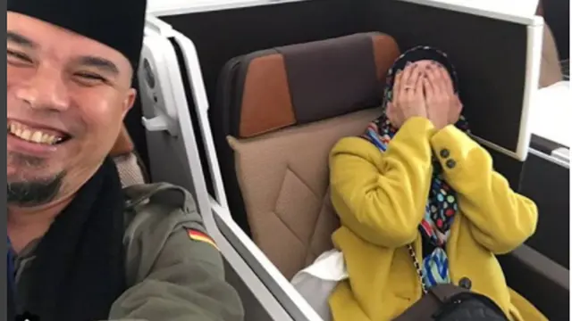 [Bintang] Mulan Jameela dan Ahmad Dhani