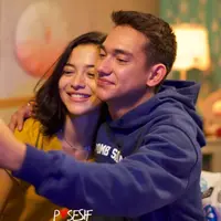 Karakter Lala dan Yudhis dalam film Posesif. [foto: www.palarifilms.com]