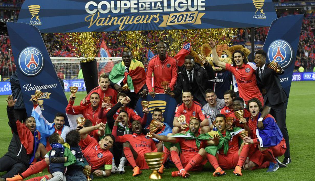 Pemain PSG rayakan juara setelah mengalahkan Bastia