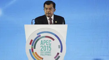 Wakil Presiden Indonesia Jusuf Kalla saat berpidato pada pertemuan Konferensi Tingkat Tinggi (KTT) Tahunan Forum Kerja Sama Ekonomi Asia Pasifik (APEC) di Manila, Filipina, Rabu (18/11/2015) . (REUTERS/Aaron Favila)  