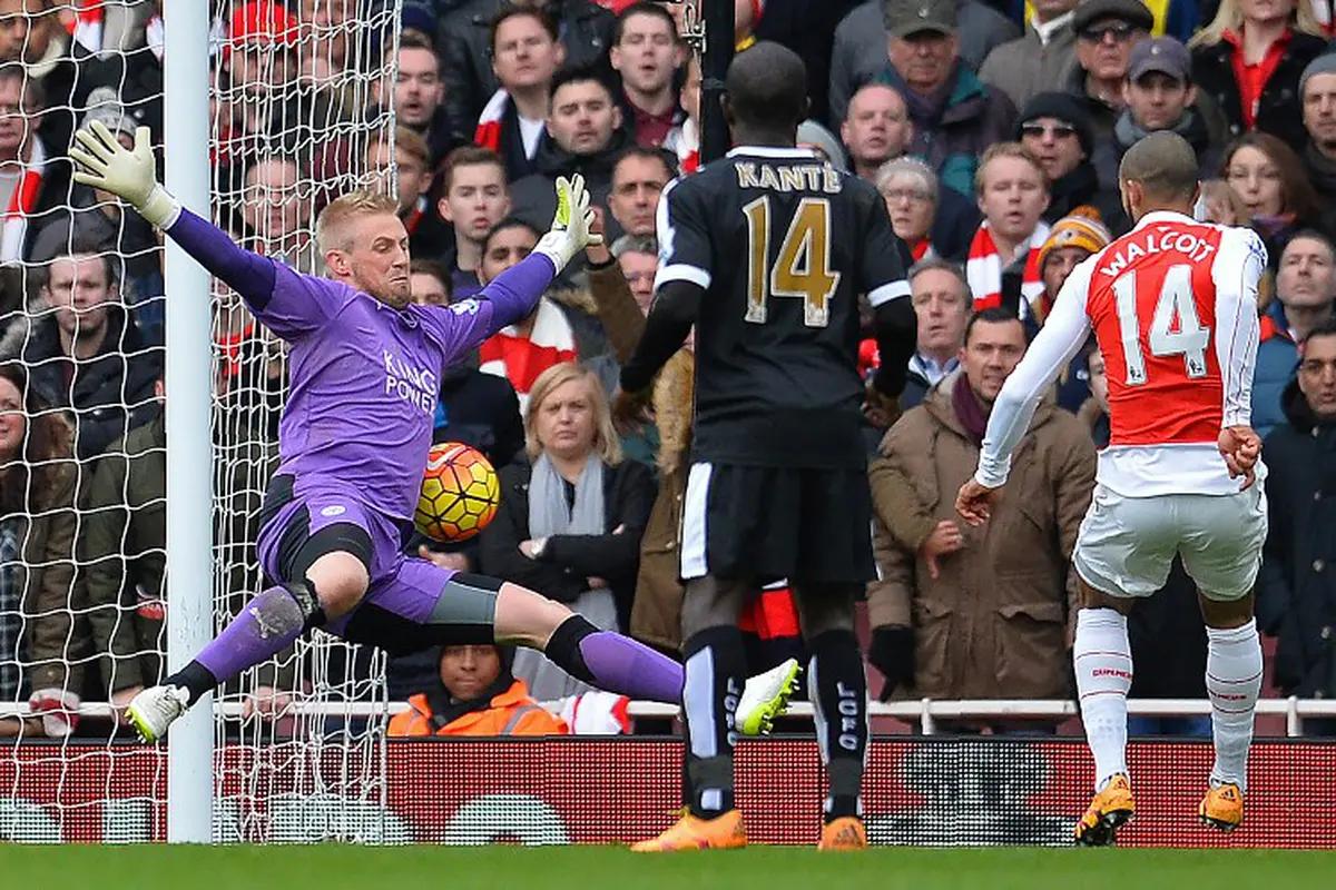 Arsenal vs Leicester: Adu Kehebatan Cech dan Schmeichel 