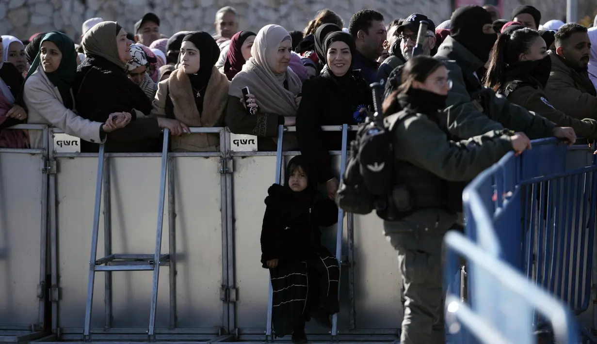 Sementara itu, pejabat Israel dan Palestina telah membuat komitmen untuk mengurangi kekerasan, pada pertemuan di resor Mesir Sharm el-Sheikh. (AP Photo/Mahmoud Illean)