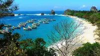 Pantai Papuma, Jember. (indonesia-tourism.info)