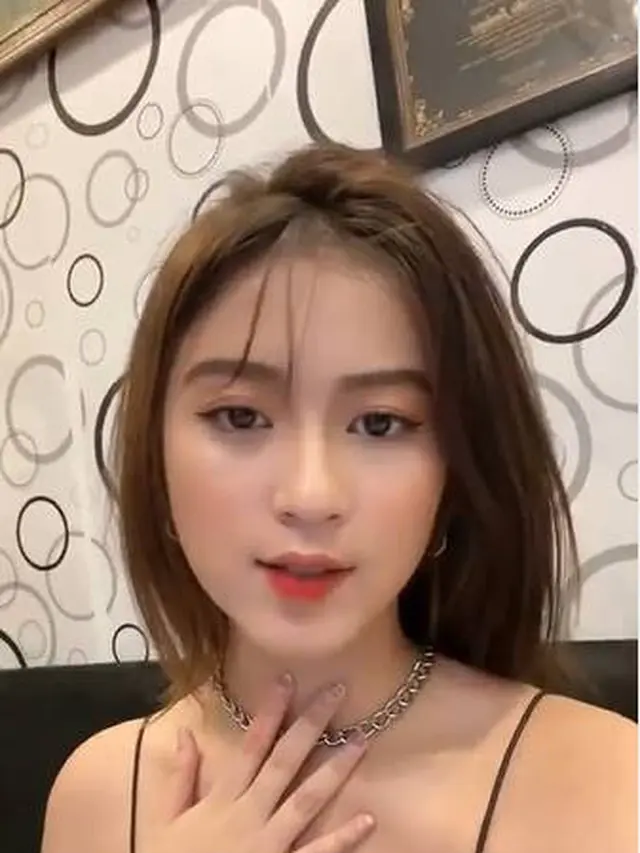 7 Potret Nazwa Fidhia Seleb TikTok Mantan Bowo, Curi Perhatian